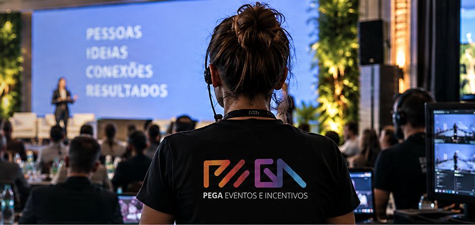 Equipe da Pega operando um evento corporativo